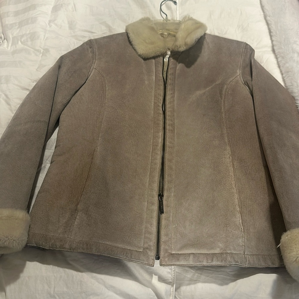 Women Sued jacket warm and cozy with zipper